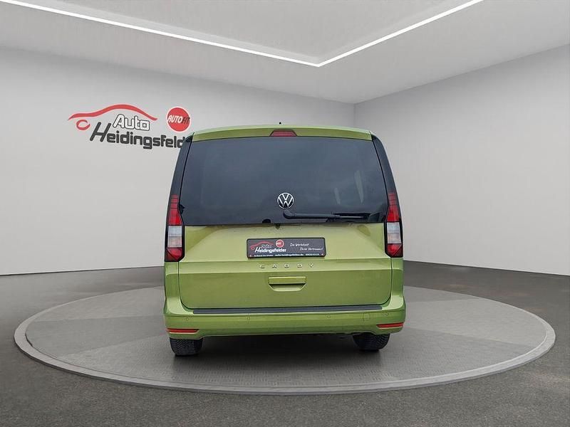 Gebraucht VW Caddy Maxi 114 PS (83 kW) 2023 Grün Van / Kleinbus