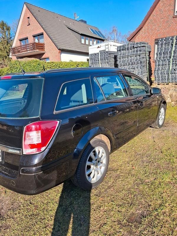 Gebraucht Opel Astra 90 PS (66 kW) 2008 Schwarz Kombi