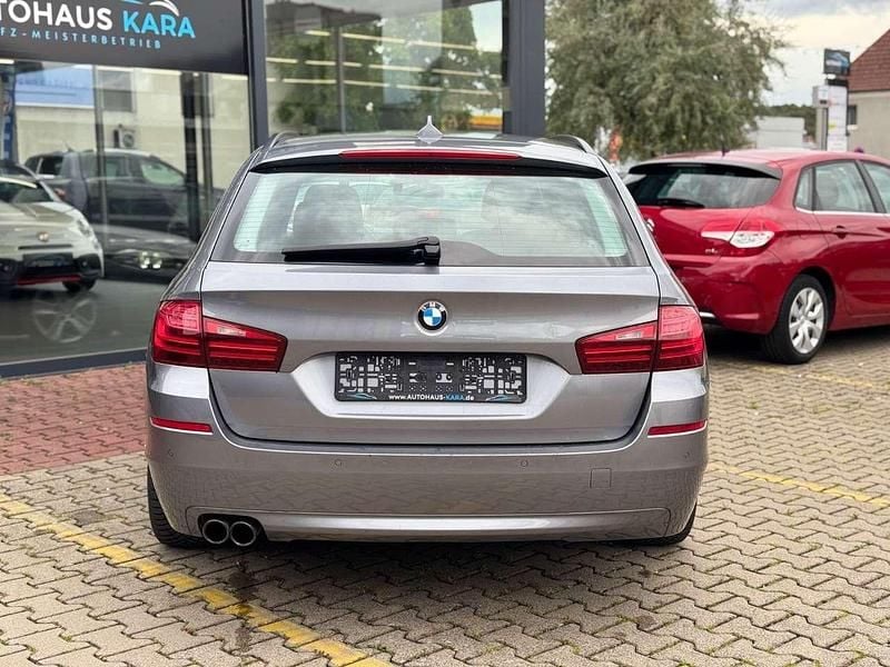 Gebraucht BMW 520 Sport Line 190 PS (139 kW) 2016 Spacegrau metallic Kombi
