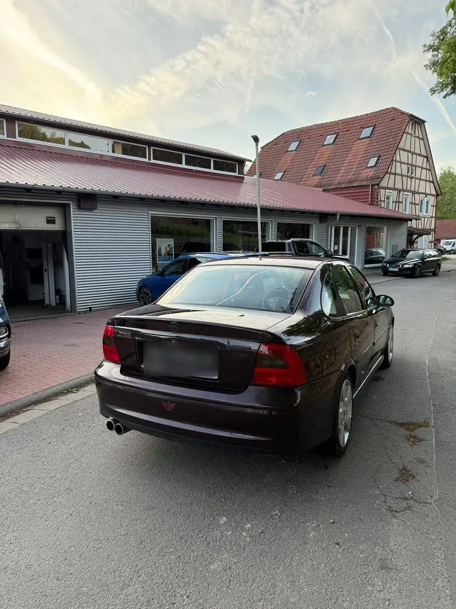 Gebraucht Opel Vectra 116 PS (85 kW) 2000 Violet Limousine