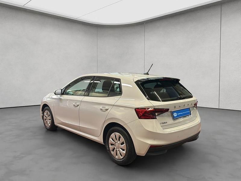 Gebraucht Skoda Fabia Ambition 110 PS (80 kW) 2022 Moonweiß perleffekt Kleinwagen