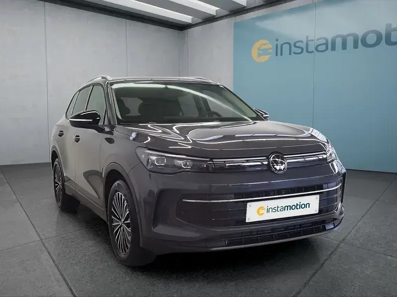 Gebraucht VW Tiguan 131 PS (96 kW) 2025 Grau SUV