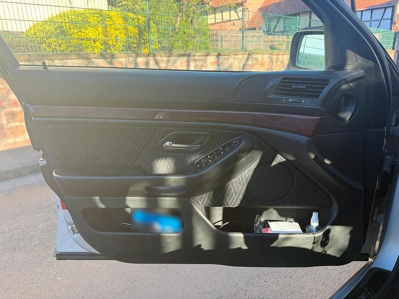 Gebraucht BMW 520 170 PS (125 kW) 2003 Silber Limousine