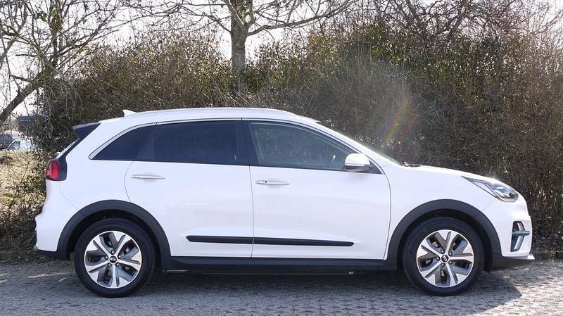 Gebraucht Kia Niro Spirit 150 kW (204 PS) 2020 Weiß SUV