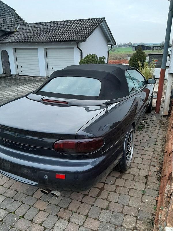 Schwarz Gebraucht 1999 Chrysler Stratus Cabrio | 2.555 € (Etwas zu teuer) - Bild 1/4