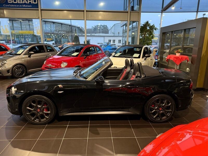 Gebraucht Abarth 124 Spider 170 PS (125 kW) 2019 San marino schwarz metallic (metallic) Cabrio