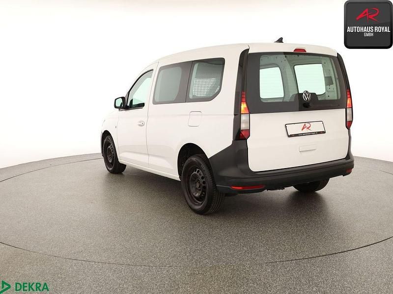 Second-hand VW Caddy 114 CP (83 kW) 2022 Alb Monovolum