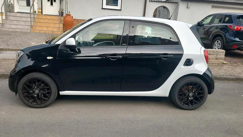 Gebraucht Smart ForFour 90 PS (66 kW) 2015 Weiß Kleinwagen