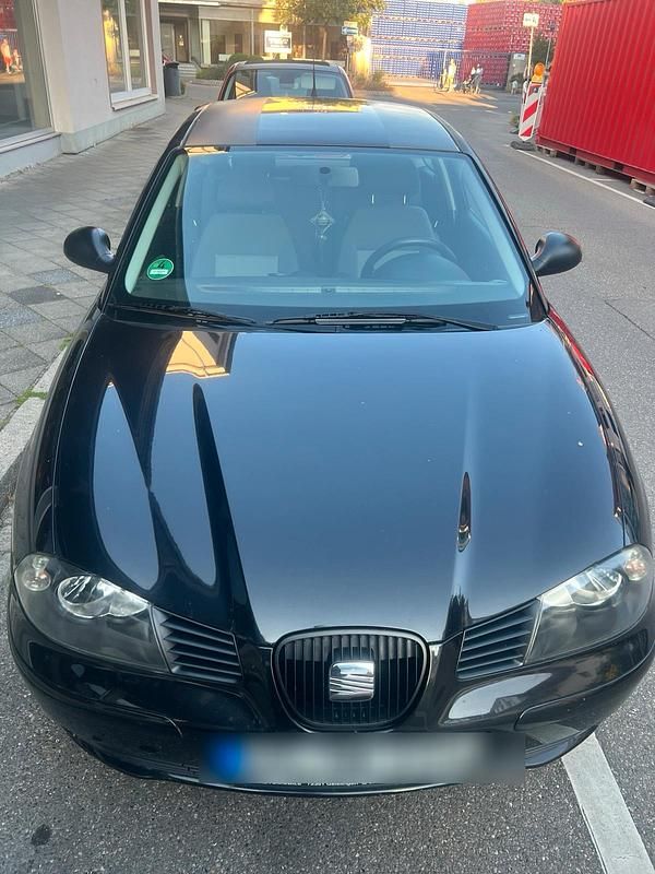 Andere farben Gebraucht 2004 Seat Leon Limousine | 1.700 € - Bild 1/1