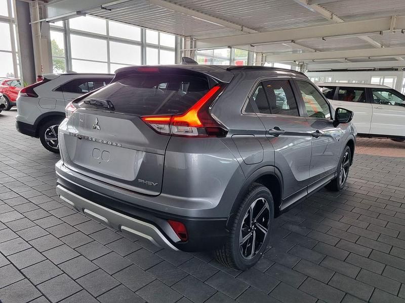 Gebraucht Mitsubishi Eclipse Cross Plus 188 PS (138 kW) 2024 Grau SUV