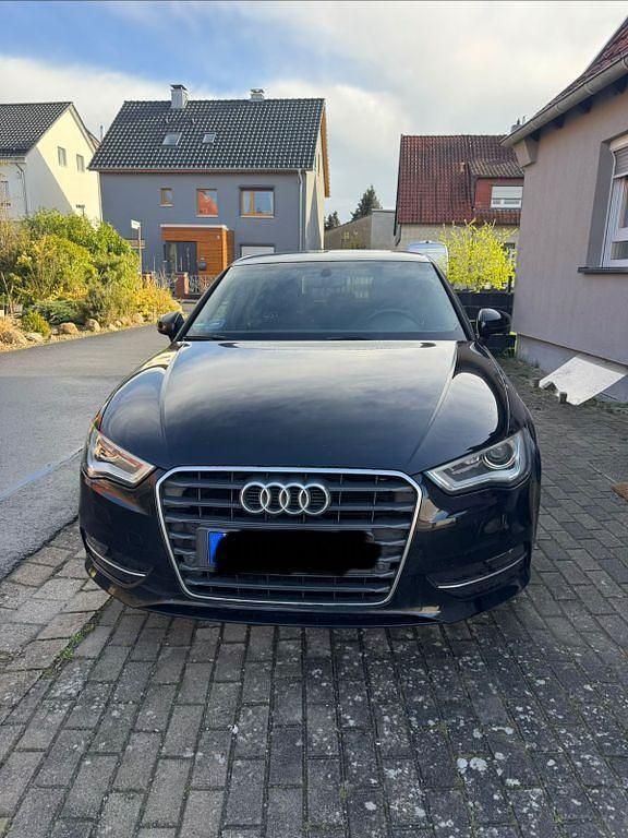 Gebraucht Audi A3 Attraction 110 PS (80 kW) 2014 Schwarz Limousine