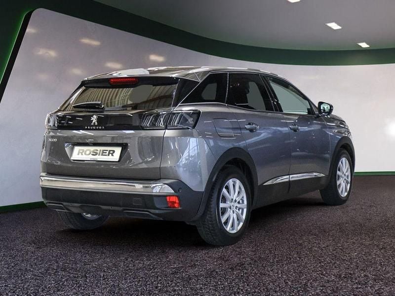 Gebraucht Peugeot 3008 Allure 131 PS (96 kW) 2024 Grau / platiniumgrau (metallic) SUV