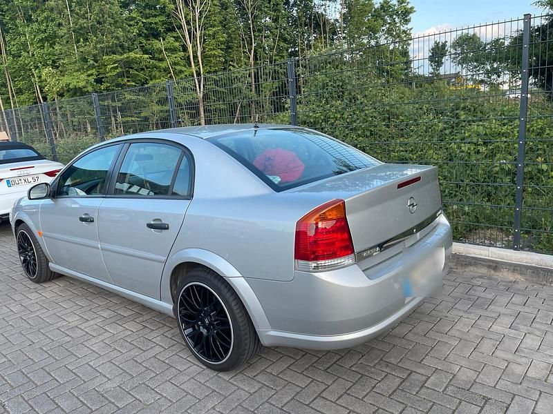 Silber Gebraucht 2006 Opel Vectra Limousine | 2.399 € (Fairer Preis) - Bild 1/4