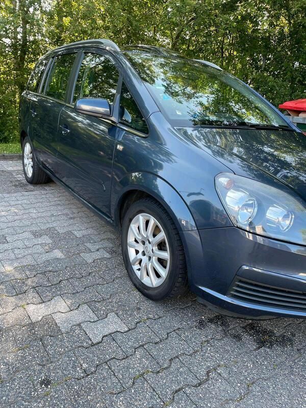 Blau Gebraucht 2006 Opel Zafira Van / Kleinbus | 3.300 € (Teuer) - Bild 1/4