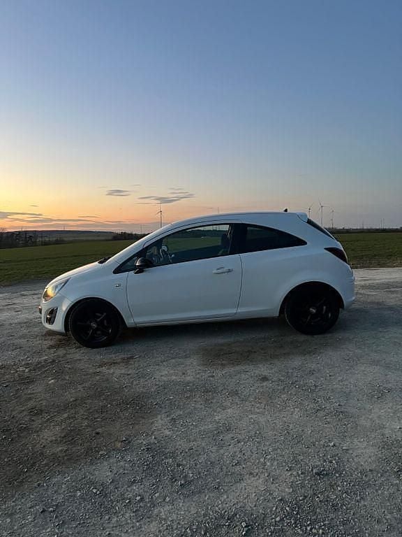 Schwarz Gebraucht 2013 Opel Corsa Active Kleinwagen | 3.000 € (Guter Preis) - Bild 1/4