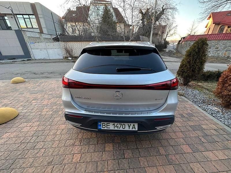 Gebraucht Mercedes EQA250 139 kW (190 PS) 2023 Grau SUV