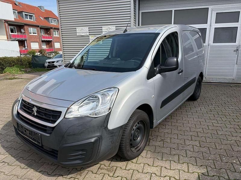 Gebraucht Peugeot Partner Premium 99 PS (72 kW) 2018 Grau/metalliclackierung Van / Kleinbus
