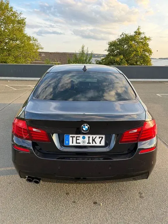 Gebraucht BMW 530 M Sport 258 PS (189 kW) 2014 Schwarz Limousine