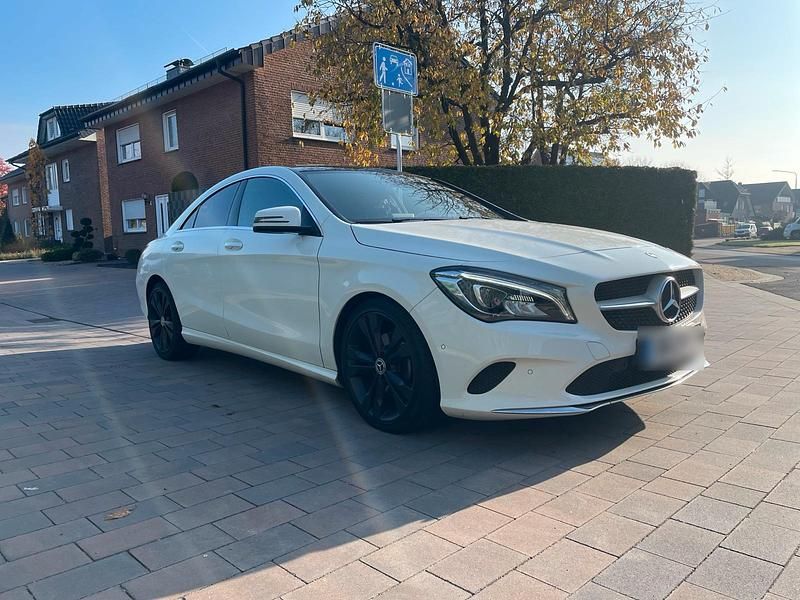 Gebraucht Mercedes CLA180 109 PS (80 kW) 2017 Weiß Limousine