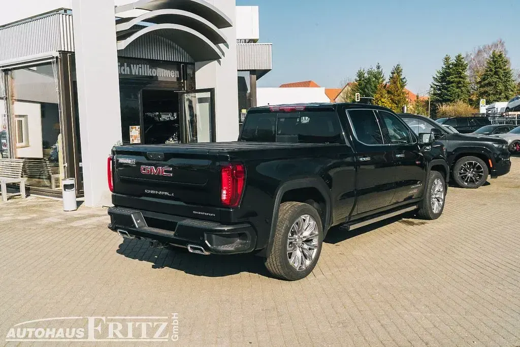 Neu GMC Sierra 309 PS (227 kW) 2026 Schwarz Pickup