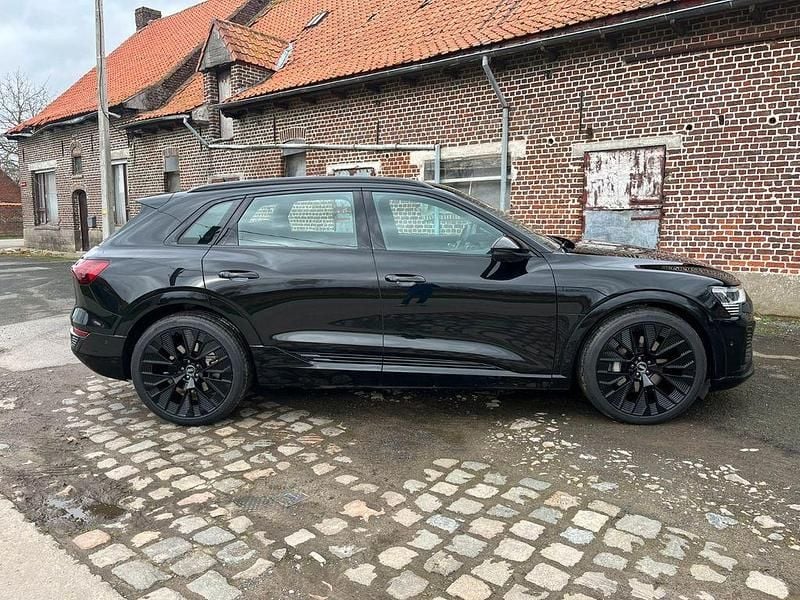 Gebraucht Audi Q8 e-tron 250 kW (340 PS) 2025 Schwarz SUV