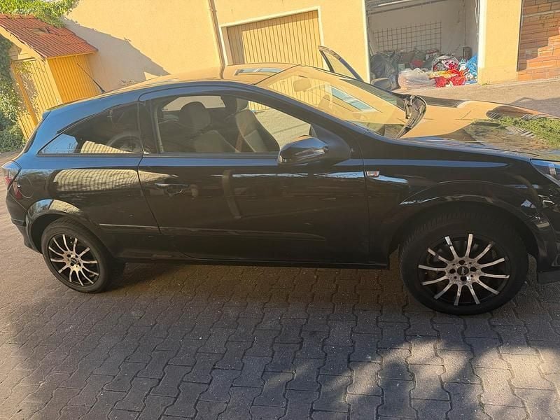 Usata Opel Astra 75 CV (55 kW) 2005 Nero Utilitaria