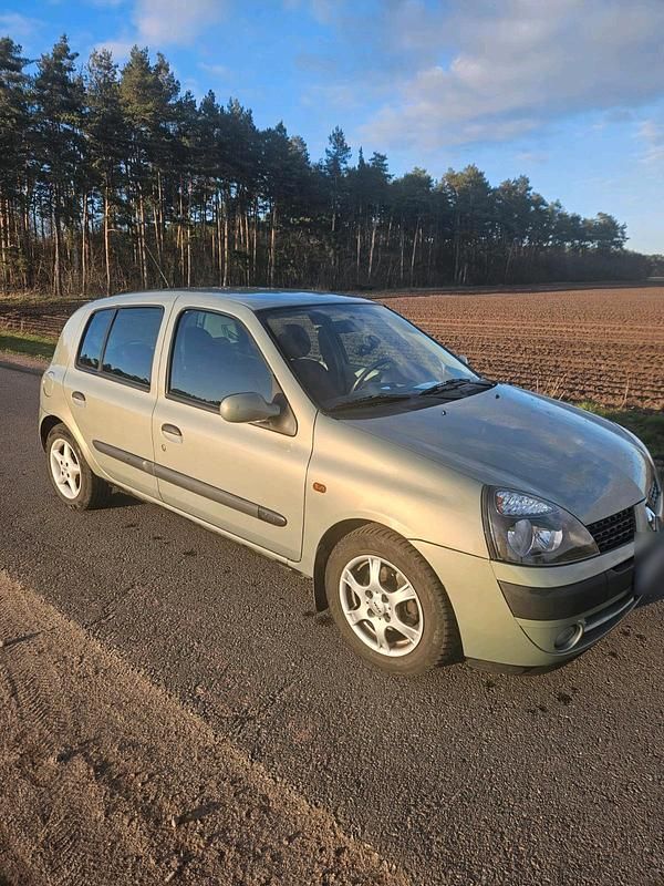 Gebraucht Renault Clio II 70 PS (51 kW) 2002 Grün Limousine