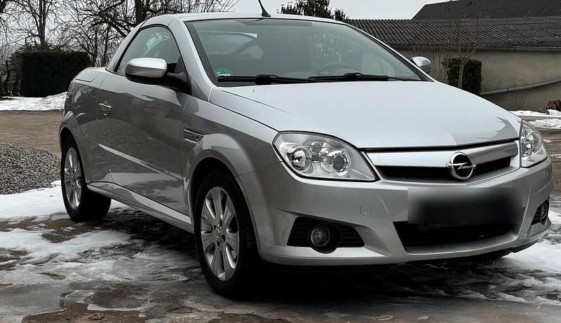 Gebraucht Opel Tigra 90 PS (66 kW) 2008 Silber Cabrio