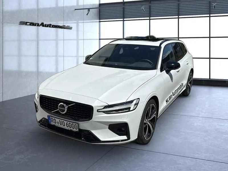 Crystal white (metallic) Gebraucht 2023 Volvo V60 Plus Kombi | 49.990 € - Bild 1/4