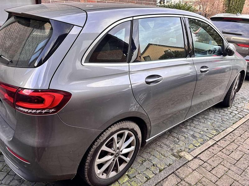 Gebraucht Mercedes B180 Progressive 116 PS (85 kW) 2019 Van / Kleinbus
