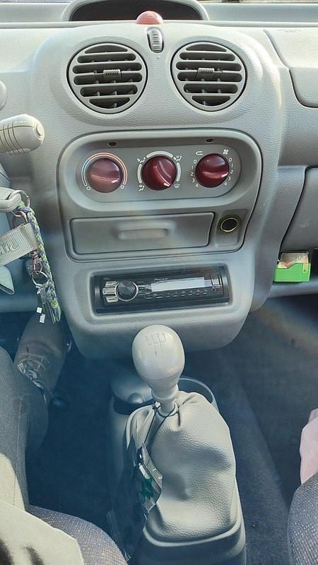 Gebraucht Renault Twingo 75 PS (55 kW) 2003 Silber Kleinwagen