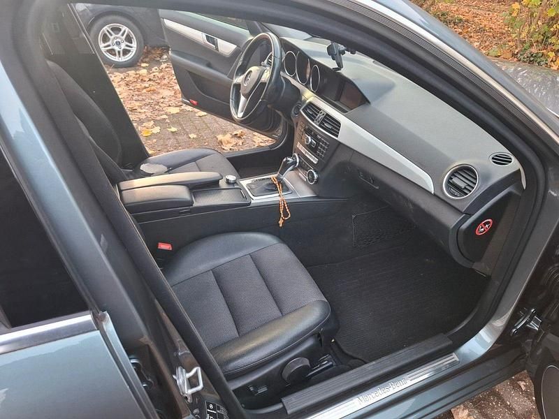 Blau Gebraucht 2011 Mercedes C220 Avantgarde Kombi | 4.900 € (Superpreis) - Bild 1/4