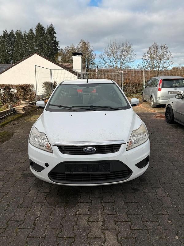 Weiß Gebraucht 2008 Ford Focus Kleinwagen | 1.500 € (Guter Preis) - Bild 1/4