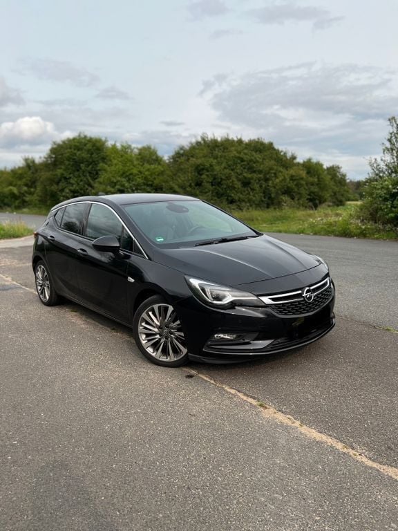 Schwarz Gebraucht 2016 Opel Astra Dynamic Limousine | 6.499 € (Guter Preis) - Bild 1/4