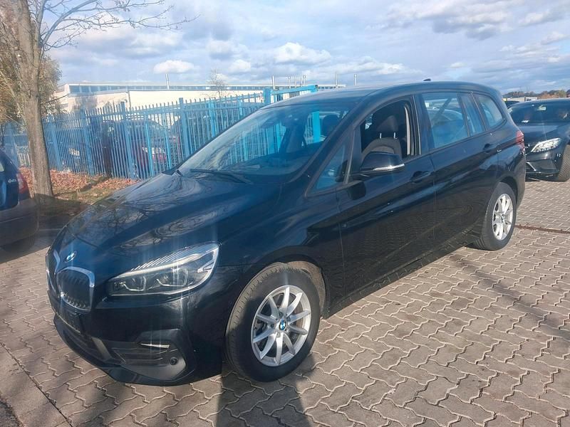 Schwarz Gebraucht 2022 BMW 218 Kombi | 16.200 € (Superpreis) - Bild 1/4