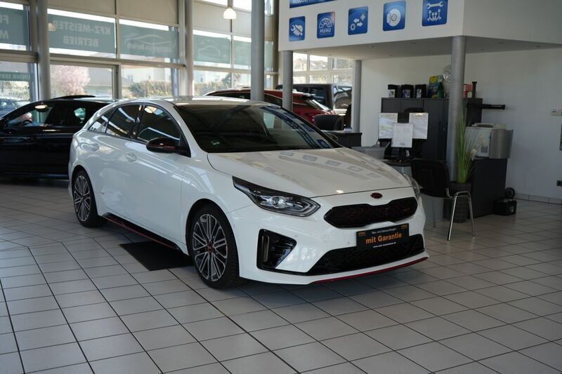 Weiß Gebraucht 2020 Kia ProCeed GT Kleinwagen | 17.900 € (Guter Preis) - Bild 1/4