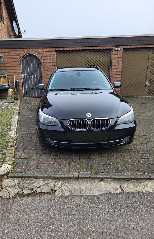 Schwarz Gebraucht 2008 BMW 523 Lifestyle Kombi | 5.990 € - Bild 1/4