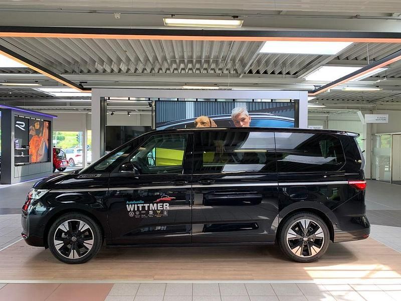 Gebraucht VW Multivan Style 150 PS (110 kW) 2024 Schwarz Van