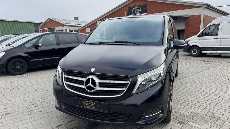 Weiß Gebraucht 2015 Mercedes V250 Sport Van / Kleinbus | 22.999 € (Fairer Preis) - Bild 1/4