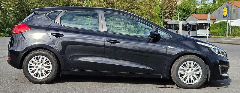 Usata Kia Ceed 135 CV (99 kW) 2016 Nero Utilitaria