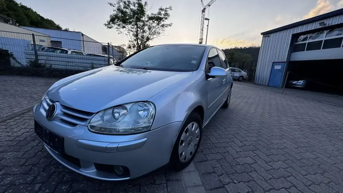 Gebraucht VW Golf IV 105 PS (77 kW) 2006 Reflexsilber metallic Limousine