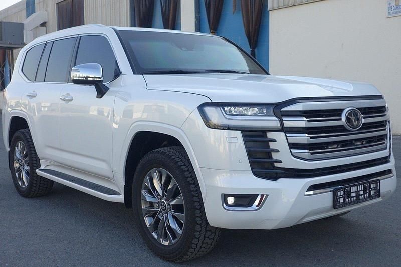 Weiß Gebraucht 2023 Toyota Land Cruiser SUV | 199.400 € - Bild 1/4