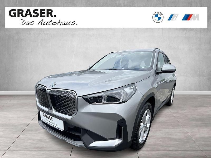 Silber Gebraucht 2024 BMW iX1 Performance SUV | 41.899 € (Etwas zu teuer) - Bild 1/3