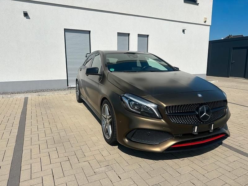 Gold Gebraucht 2017 Mercedes A250 AMG Limousine | 12.500 € (Superpreis) - Bild 1/4