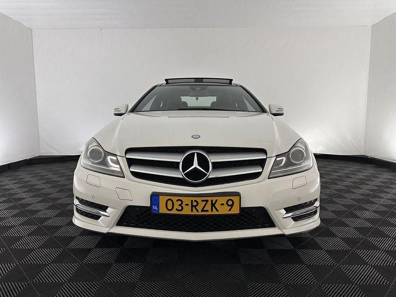 Gebraucht Mercedes C180 AMG 156 PS (114 kW) 2011 Weiß Coupé