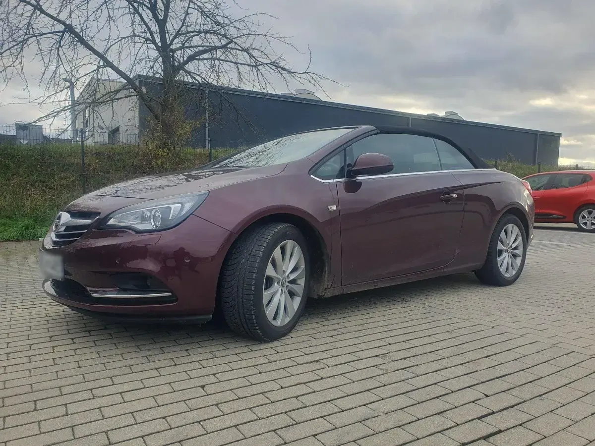 Usata Opel Cascada 200 CV (147 kW) 2014 Rosso Cabrio