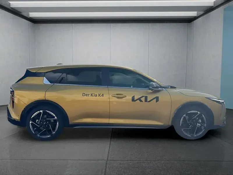 Neu Kia K4 GT-Line 181 PS (133 kW) 2026 Gelb Kleinwagen
