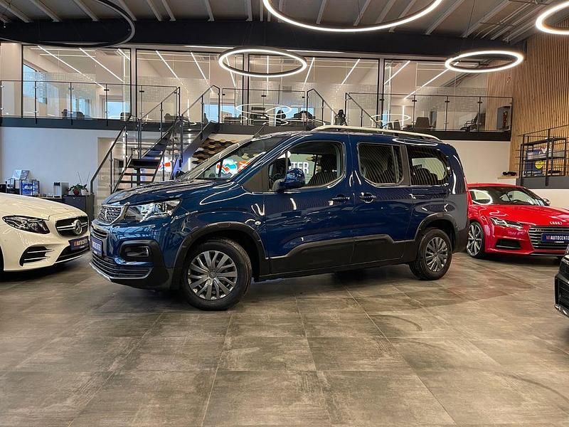 Blau Gebraucht 2019 Peugeot Rifter Allure Van / Kleinbus | 17.490 € (Teuer) - Bild 1/4
