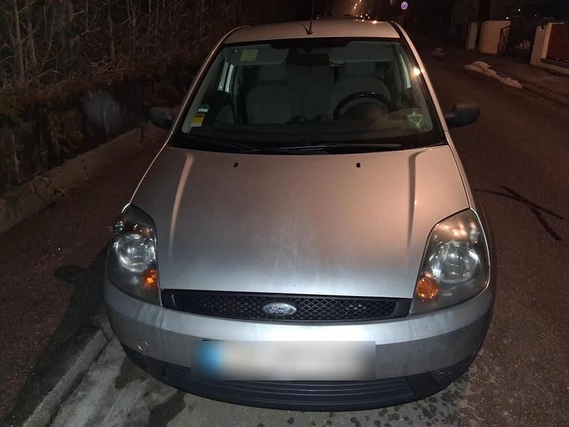 Silber Gebraucht 2002 Ford Fiesta Kleinwagen | 750 € (Fairer Preis) - Bild 1/4