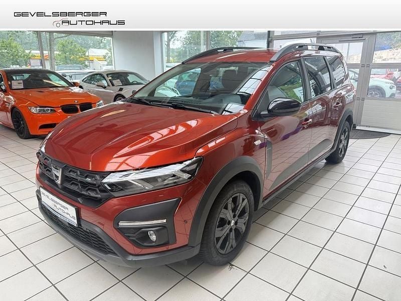 Braun Gebraucht 2022 Dacia Jogger Extreme Van / Kleinbus | 17.980 € (Fairer Preis) - Bild 1/4